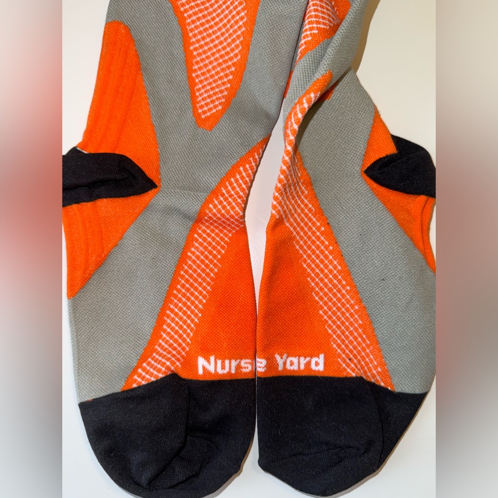 NWOT NURSE YARD COMPRESSION SOCKS ORANGE SZ XXXL